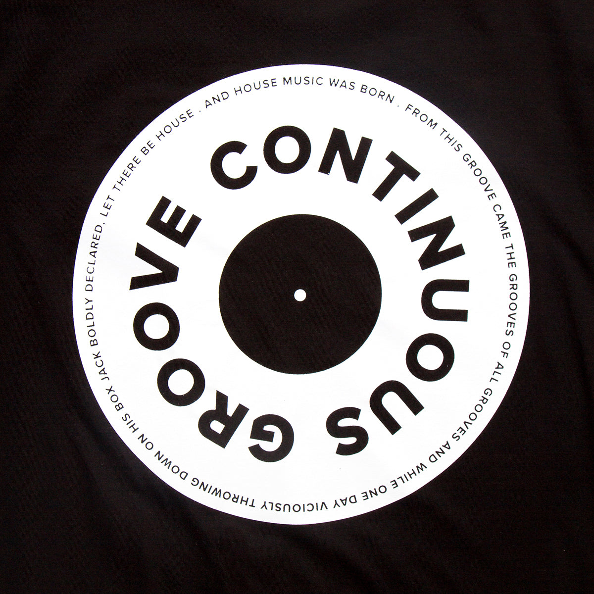 Continuous Groove Back Print - Tshirt - Black