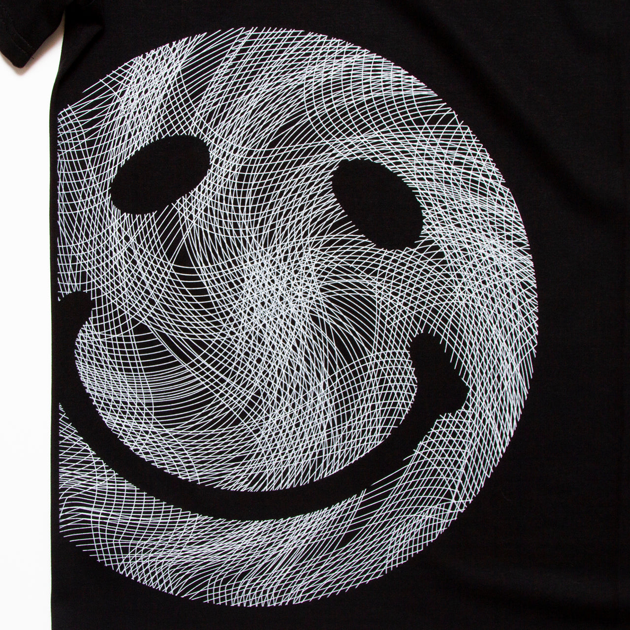 Side Smiley Lines - Tshirt - Black