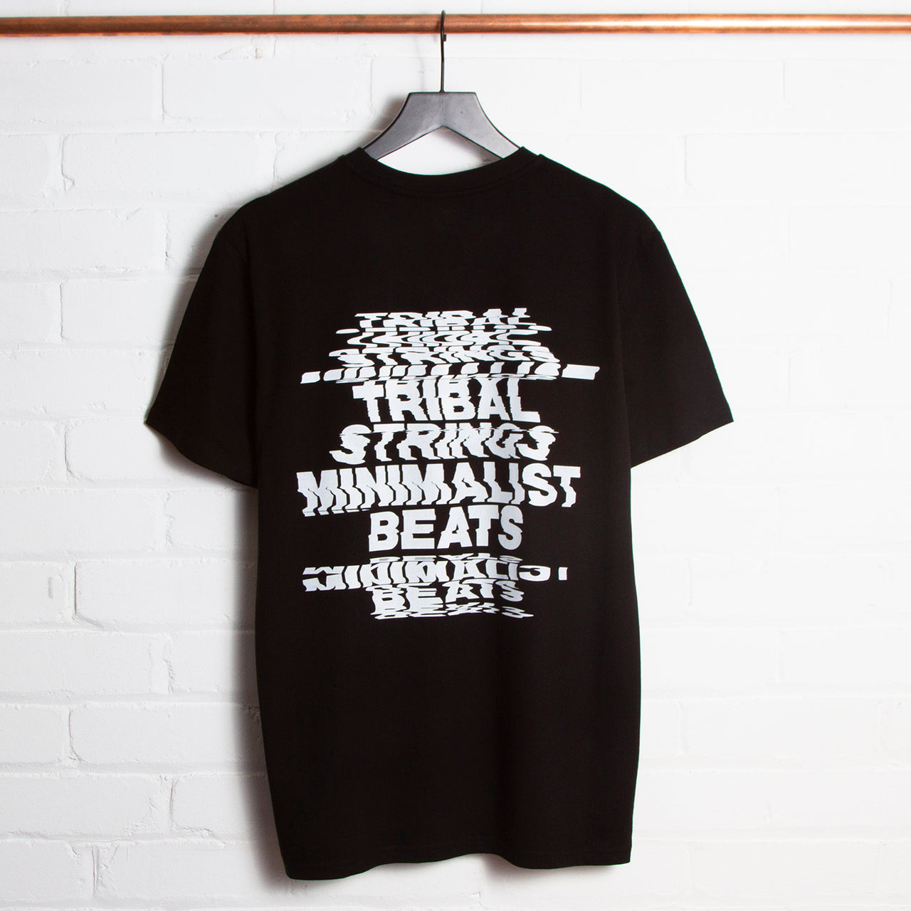 Strings Distorted Back Print - Tshirt - Black