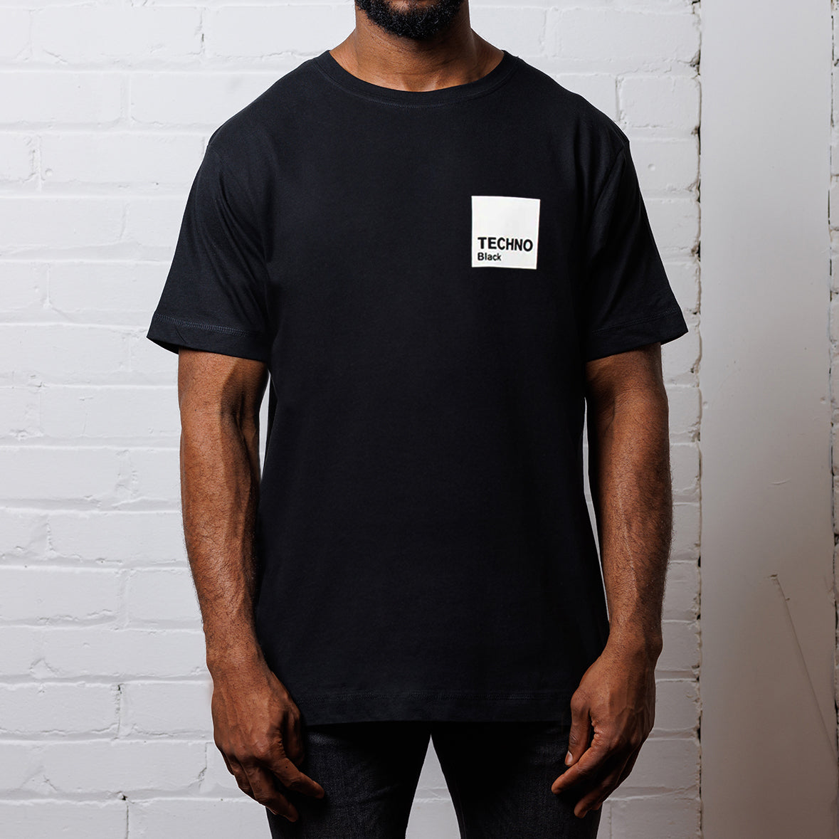 Box Techno White Print - Tshirt - Black