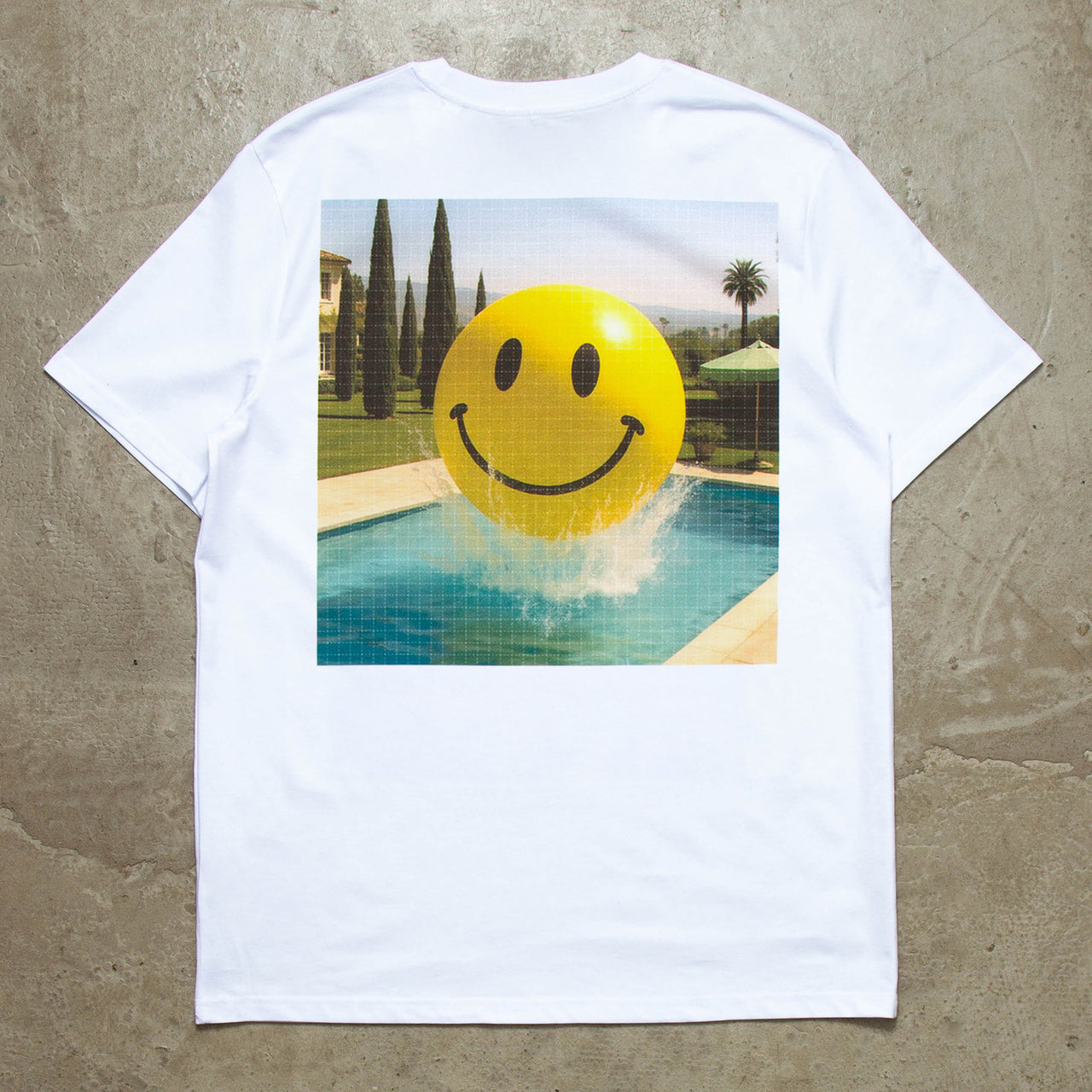 Smiley Poolside Trip Back Print - Tshirt - White