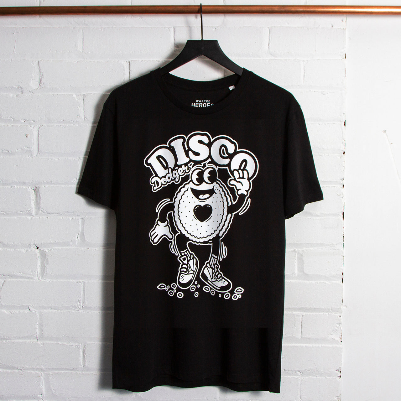 Disco Dodger Front - Tshirt - Black