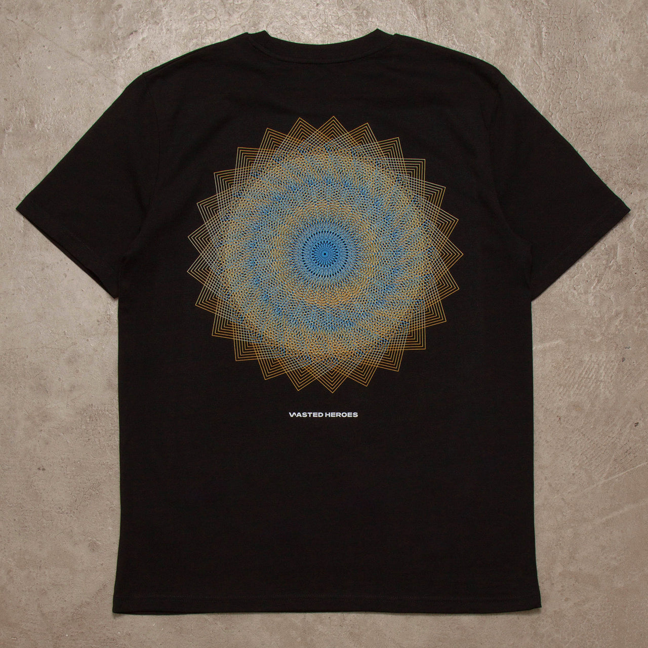 002 Geometric Back Print - Tshirt - Black