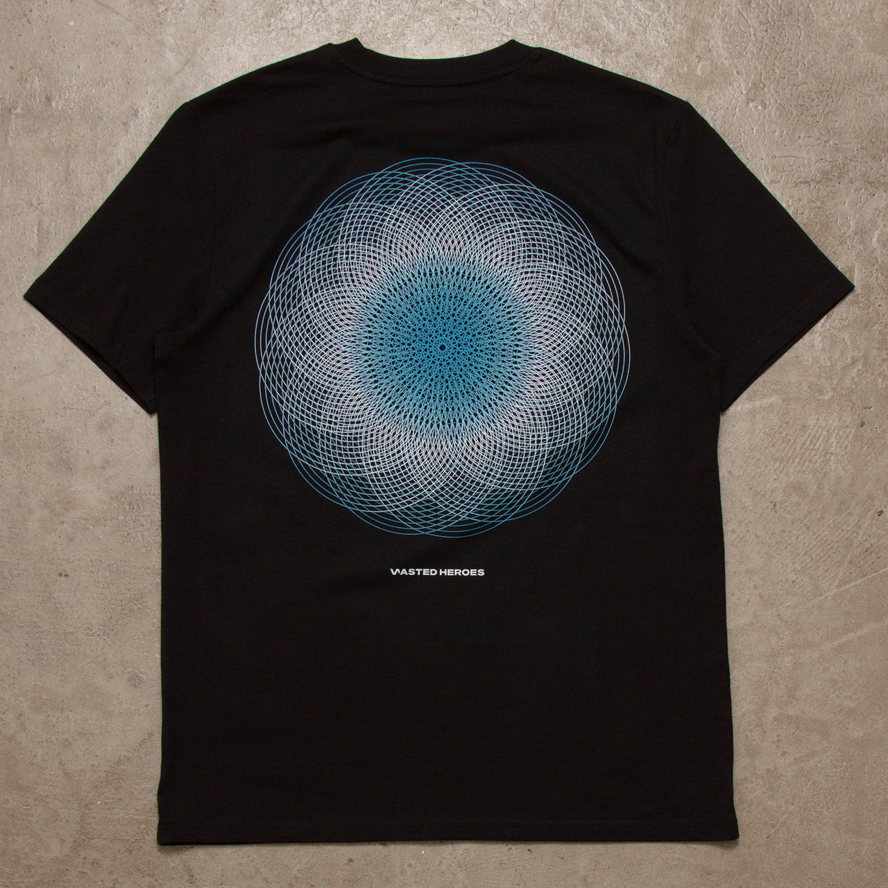 003 Geometric Back Print - Tshirt - Black