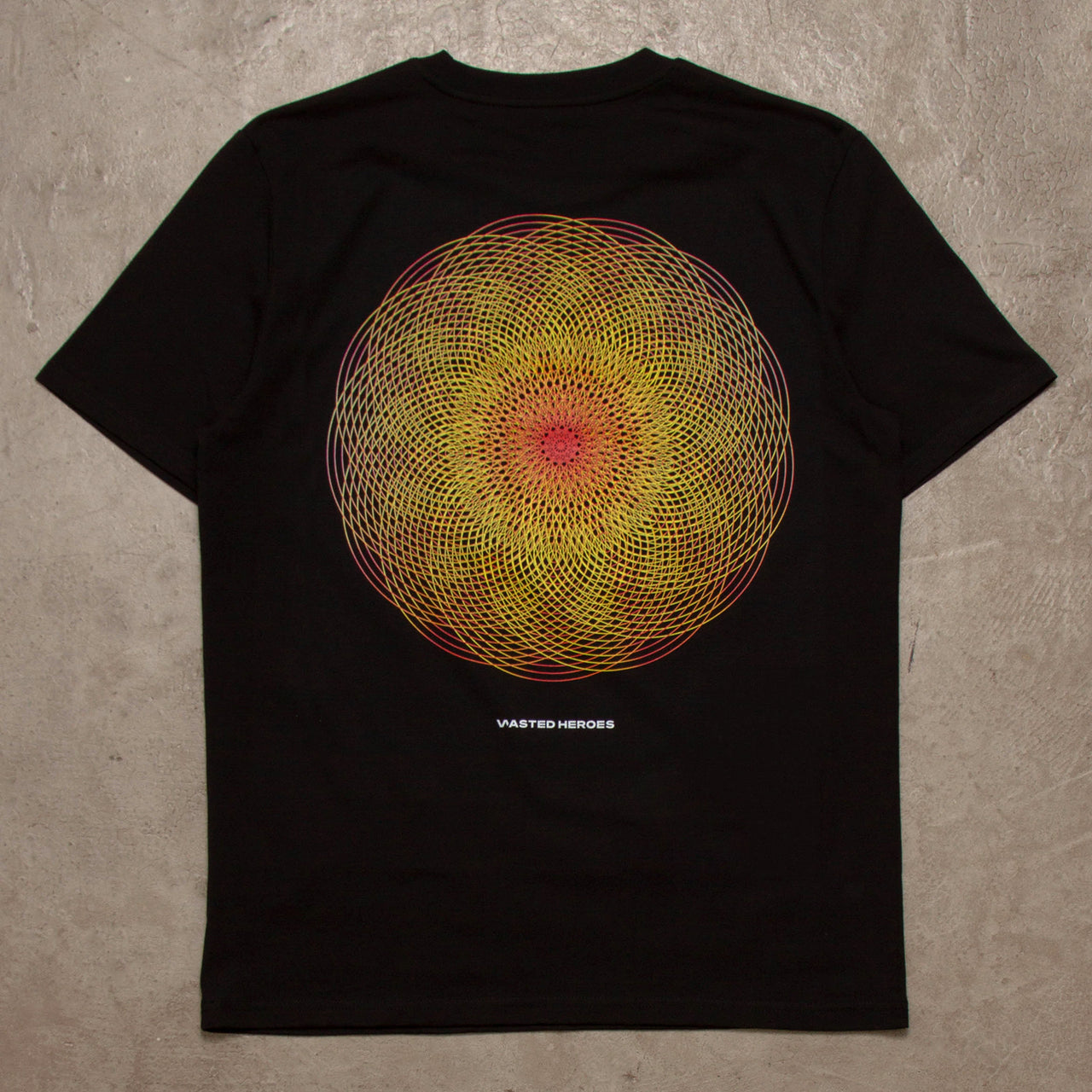 004 Geometric Back Print - Tshirt - Black