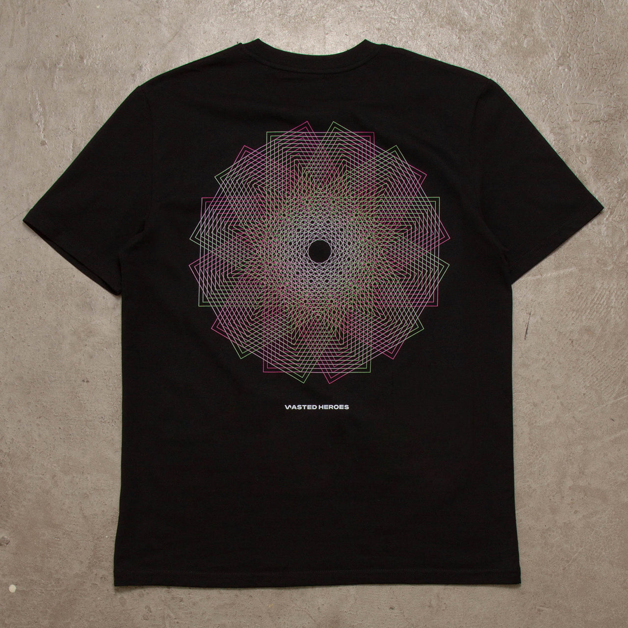 005 Geometric Back Print - Tshirt - Black