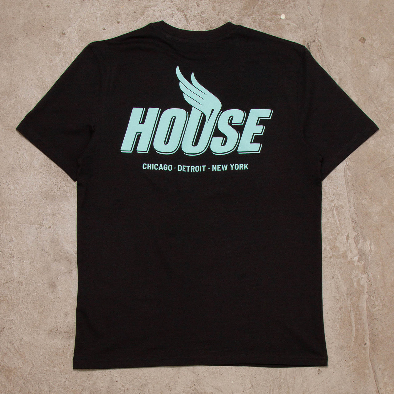Green Peak House Back Print - Tshirt - Black