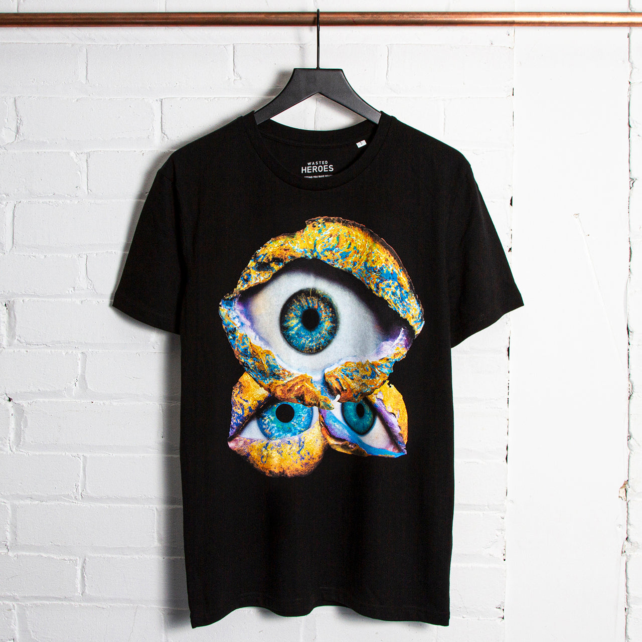 Eye Front Print - Tshirt - Black