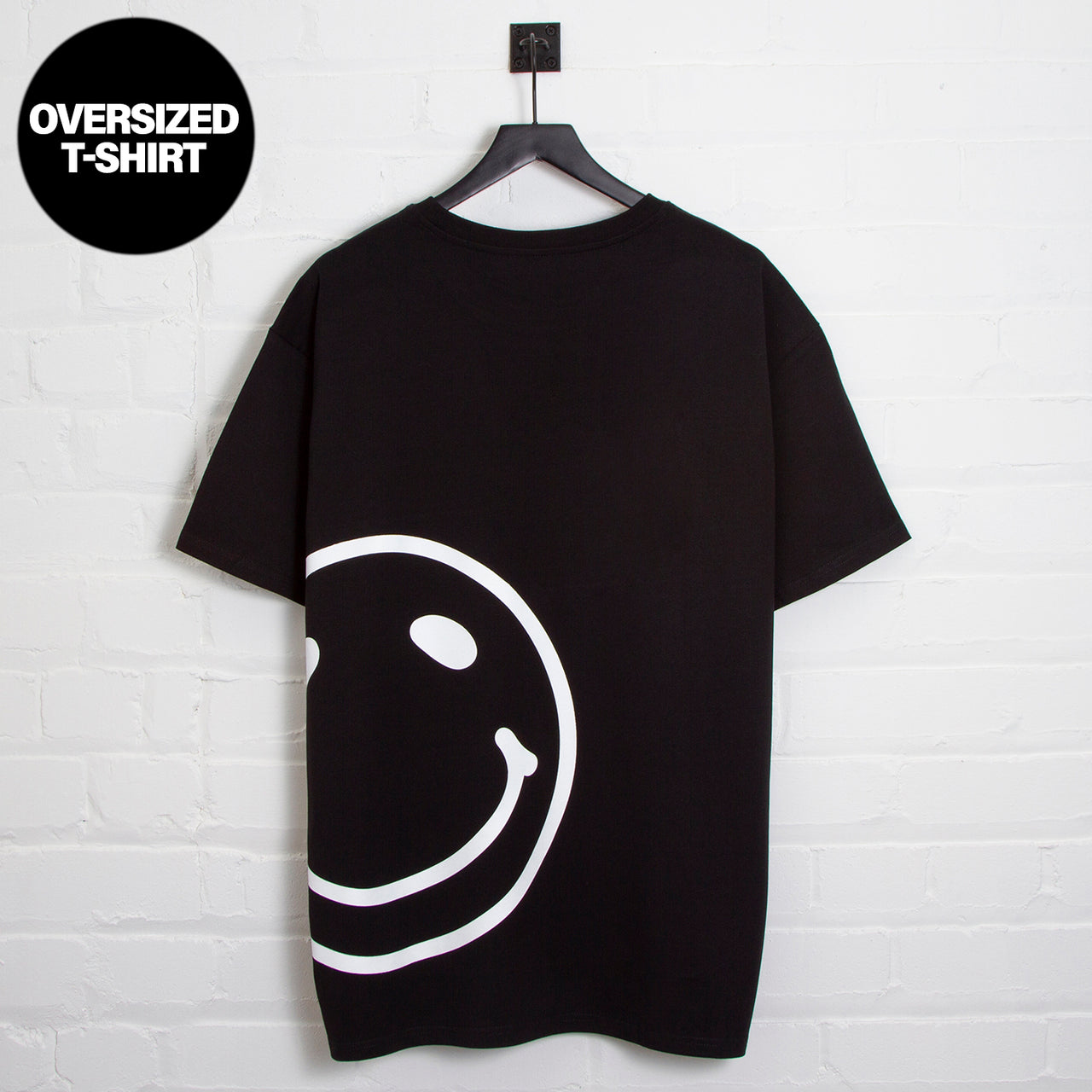 Side Smiley Back - Oversized Tshirt - Black